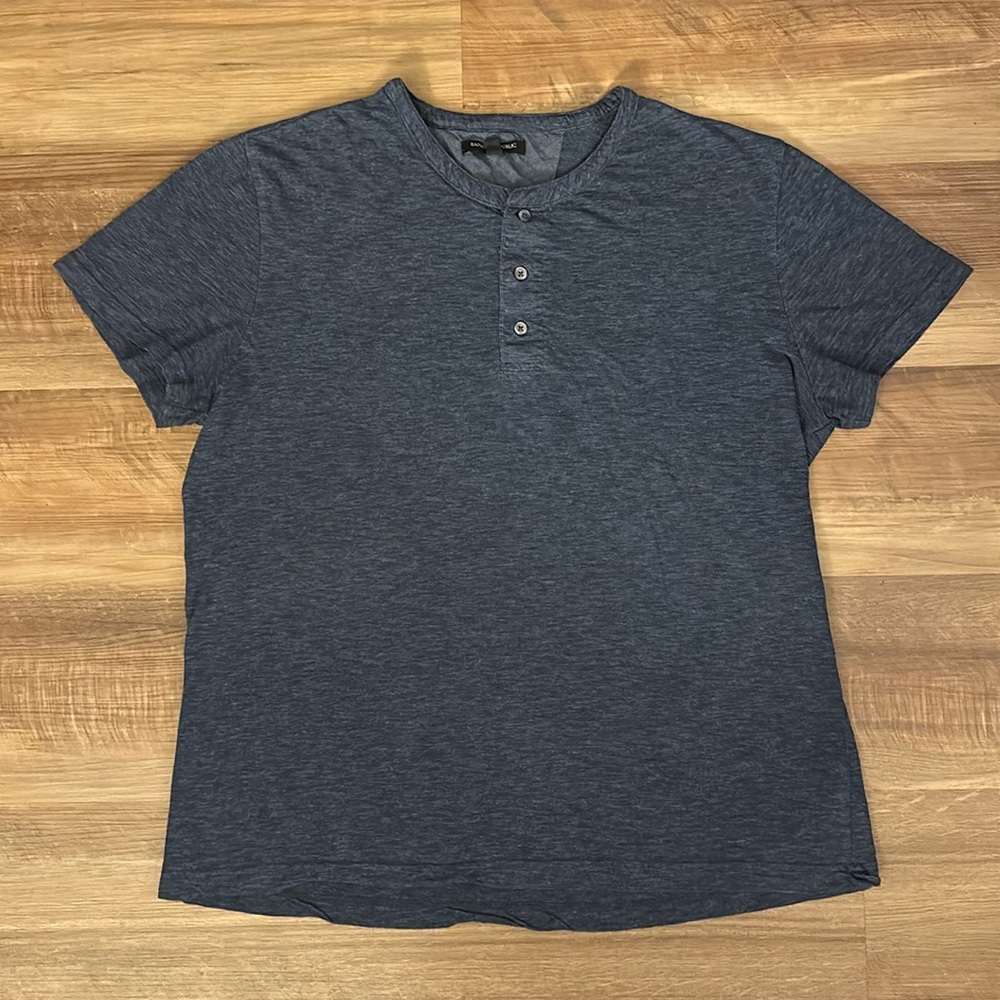 Banana Republic Short Sleeve 3 Button Henley Shirt - Size Large